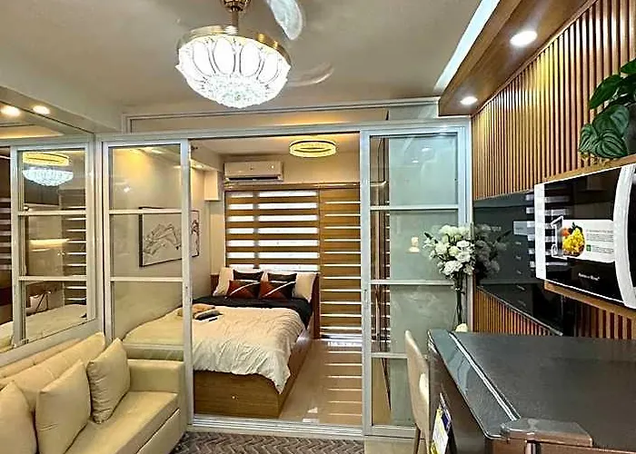 Katkat Shore 2 Staycation 4* Manila