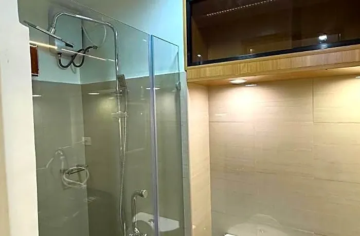 Katkat Shore 2 Staycation Hotel